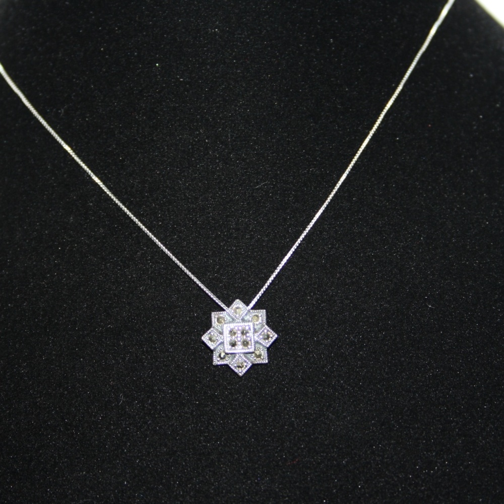 NWT sterling silver necklace Star with marcasites - Picture 4 of 5